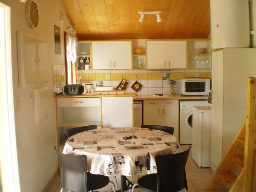 Holiday home Gite Les Roziers Montmurat